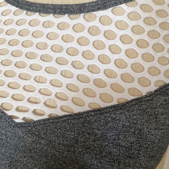 Lorna Jane mesh workout top - Picture 2 of 5